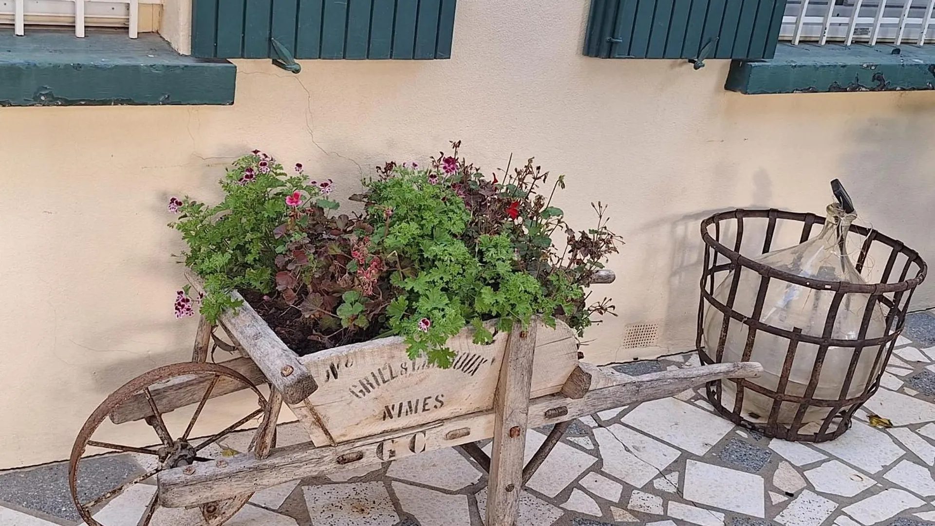 Site Paradis Rue Colibri Avignon 0*,